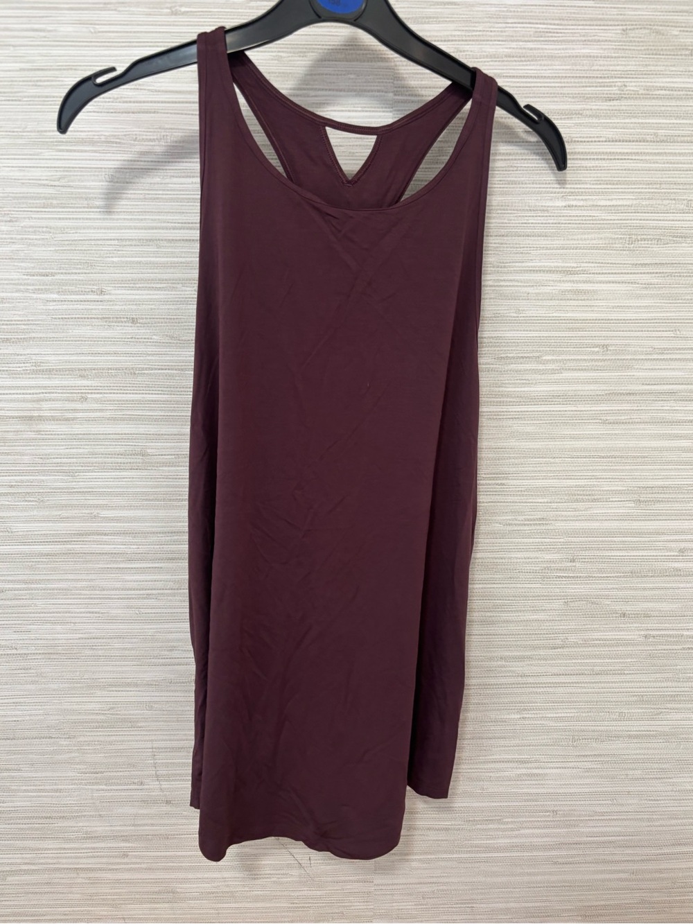 EUC Lululemon twist back tank top burgundy wine size 8